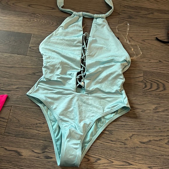Swimming suit - Picture 1 of 4